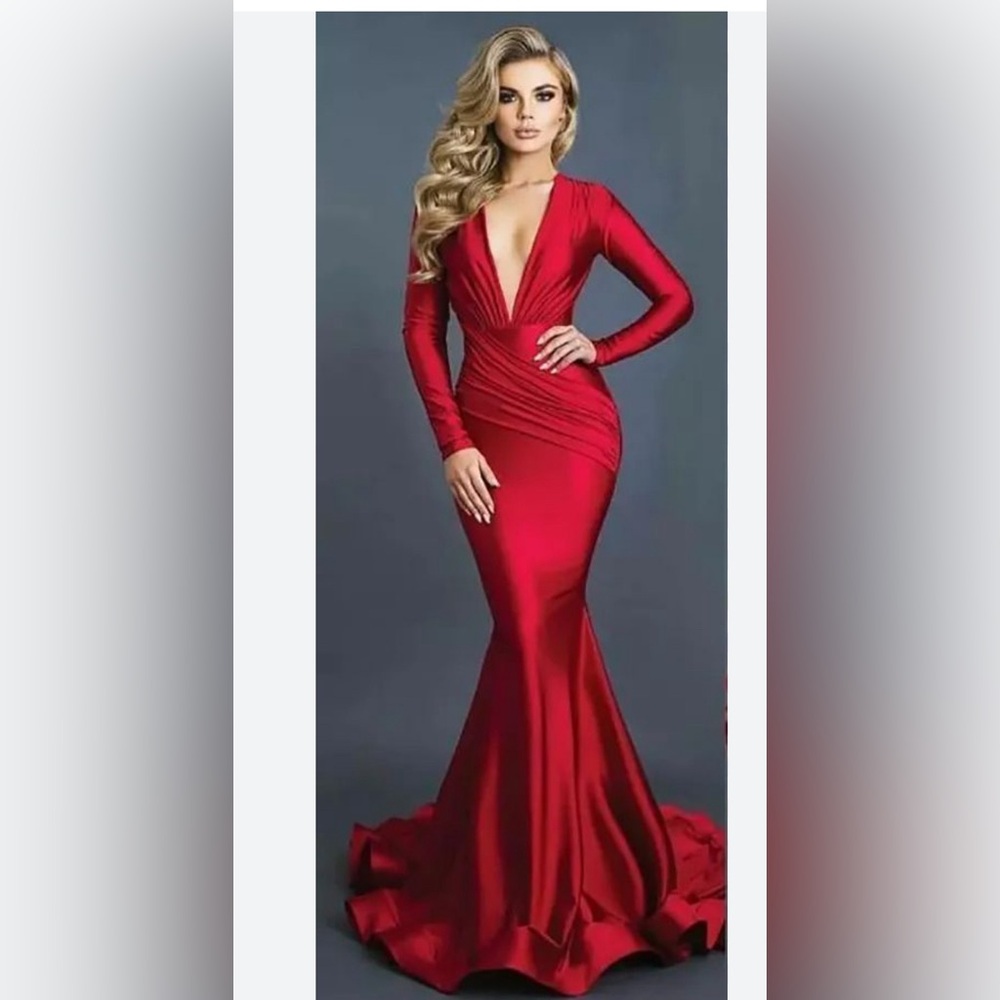 Brand New Windsor Mermaid gown